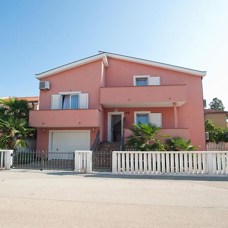 Apartments Maric With Parking Umag Eksteriør bilde