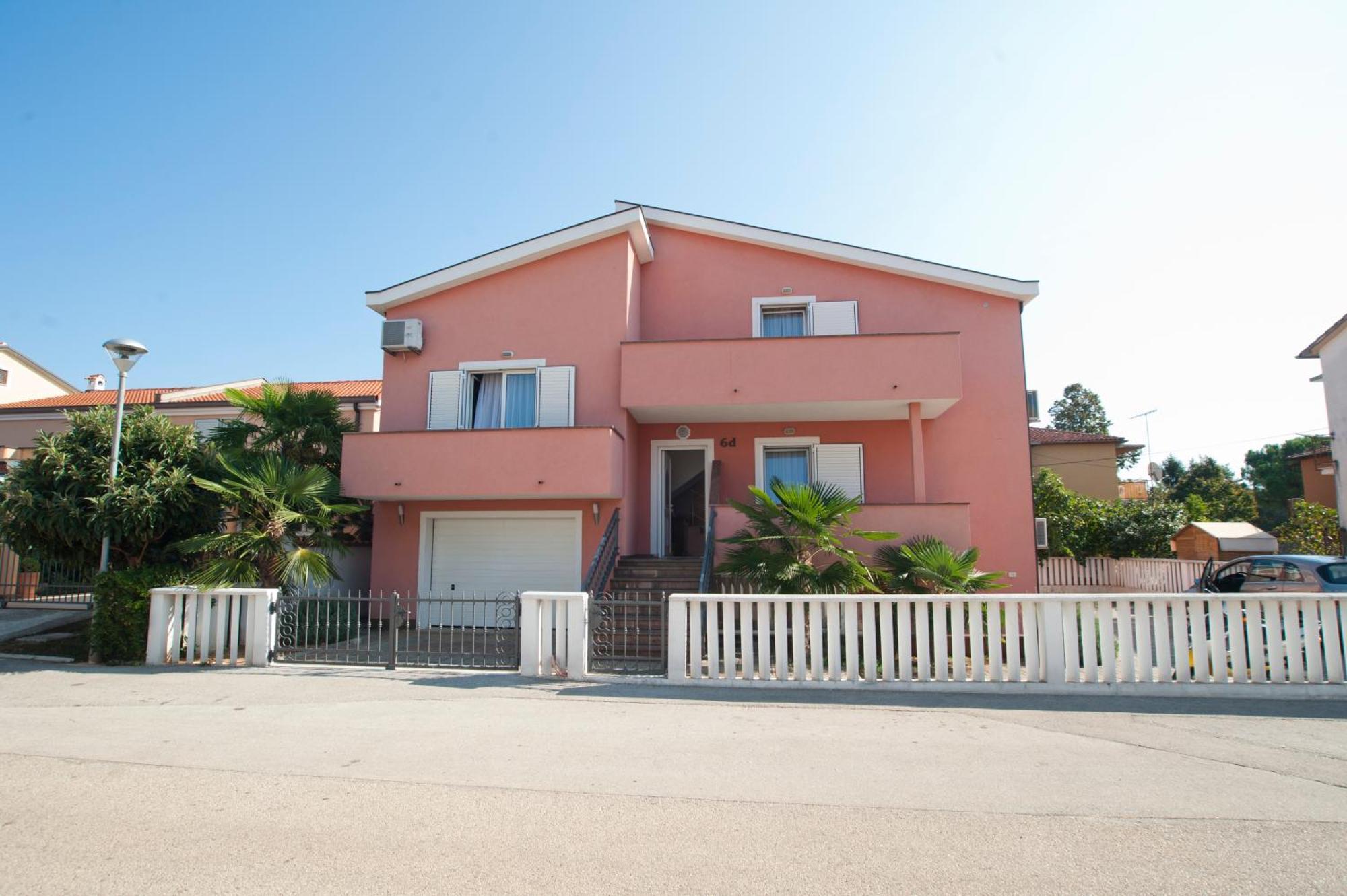 Apartments Maric With Parking Umag Eksteriør bilde